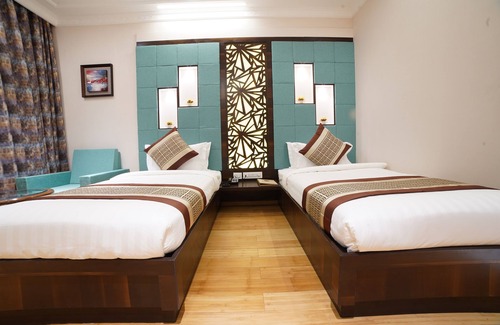 Bhopal Hotel | Hotel 18 Keys