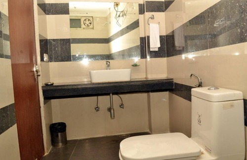 Mahipalpur Hotel | Hotel ∙ 2 guests