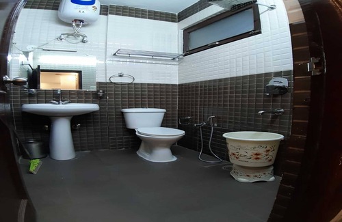 Bajoral Khurd Hotel | Hotel Aavas