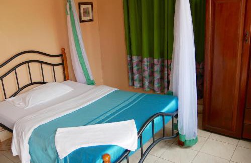 Central Kampala Bed & Breakfast | Hotel Acacia City