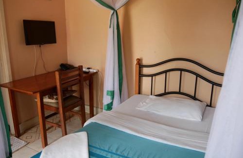 Central Kampala Bed & Breakfast | Hotel Acacia City