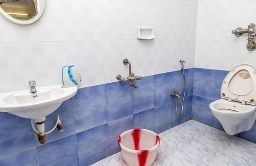 Periamet Hotel | Hotel Adithya