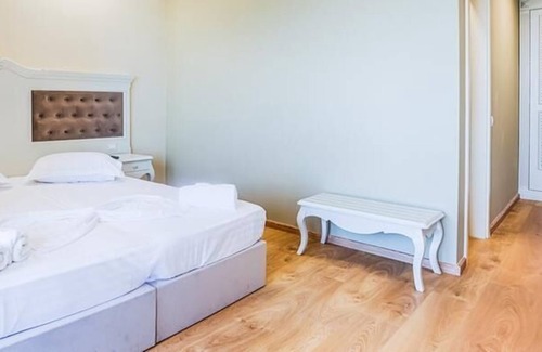 Shkembi i Kavajes Hotel | Hotel Adriatik 2