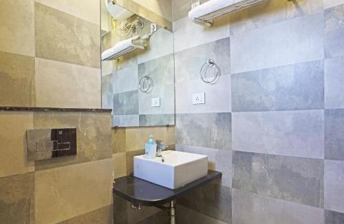 Dwarka Hotel | Hotel Aerostar Gold Near Yashobhoomi Conventioin Center