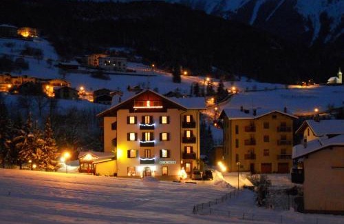 Cavedago Hotel | Hotel alle Rose