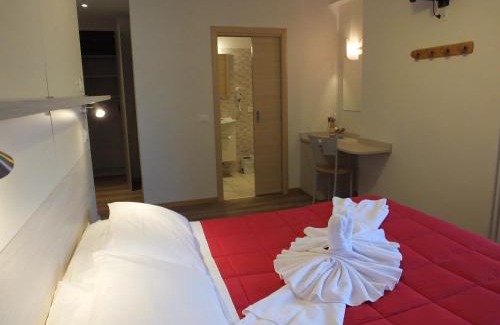 Cavedago Hotel | Hotel alle Rose