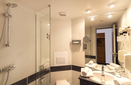Grevesmuehlen Hotel | Hotel am See