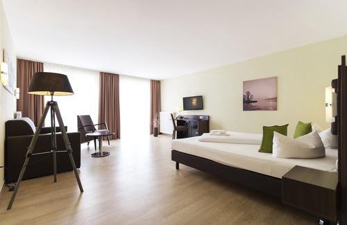 Grevesmuehlen Hotel | Hotel am See