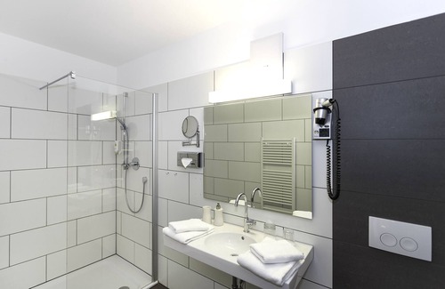 Grevesmuehlen Hotel | Hotel am See