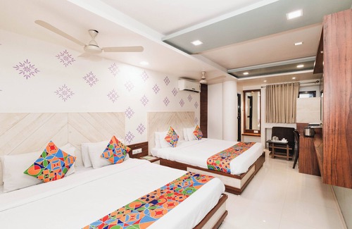Sayajiganj Hotel | Hotel Amber