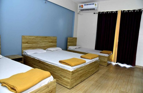 Ghodegaon Hotel | Hotel Amit Palace