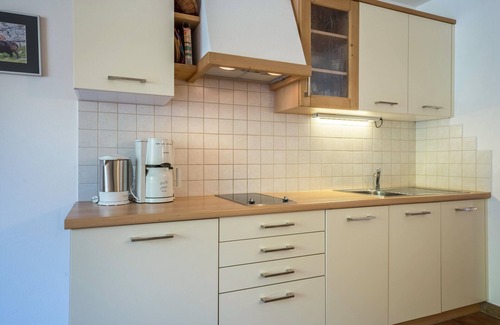 Pracupola Apartment | Hotel Apartment 'Naturresidenz Theistadl Apt201' with Lake View & Shared Pool