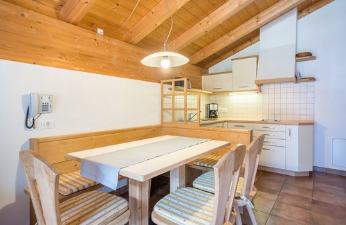 Pracupola Apartment | Hotel Apartment 'Naturresidenz Theistadl Apt 302' with Lake View & Shared Pool