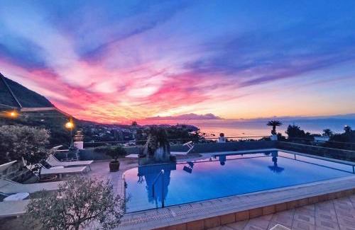 Casamicciola Terme Hotel | Hotel Ape Regina