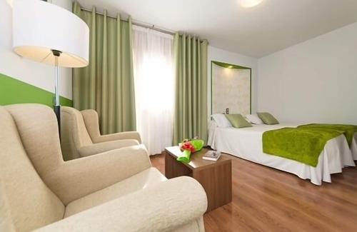 Ainsa Hotel | Hotel Apolo