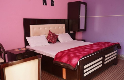 Ranikhet Hotel | Hotel Apoorva