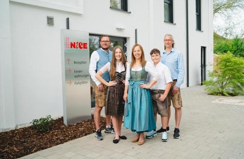 Ichenhausen Bed & Breakfast | Hotel & Appartements Nice Garni