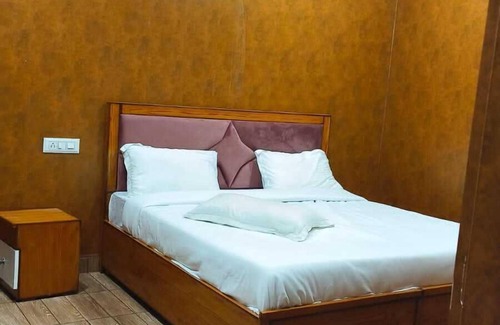 Maham Hotel | Hotel Aqua Fun King land haveli