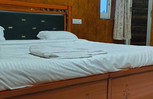 Maham Hotel | Hotel Aqua Fun King land haveli