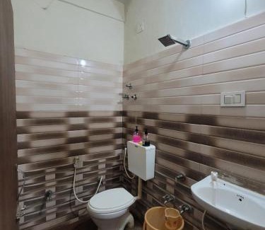 Veraval Hotel | Hotel ARADHANA