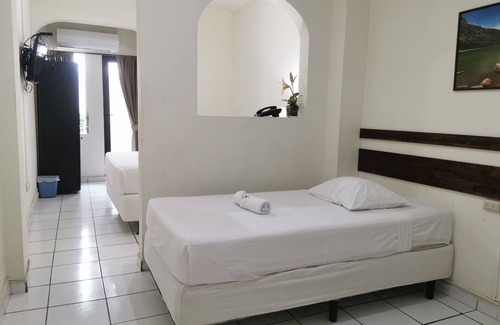 San Salvador Hotel | Hotel Armonía Hostal