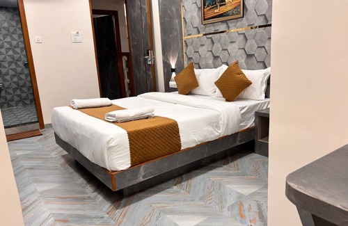 Borivali West Hotel | HOTEL ARTS PALACE