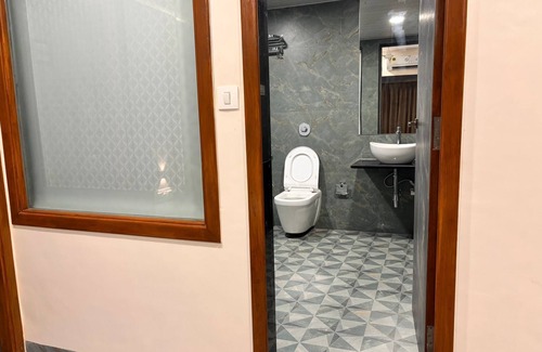 Borivali West Hotel | HOTEL ARTS PALACE