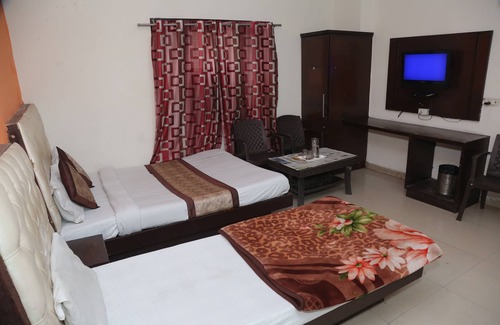 Old Delhi Hotel | Hotel Aura Deluxe