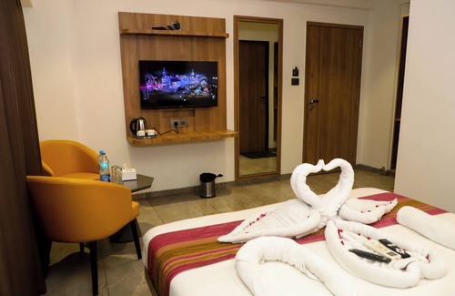 Mumbai Hotel | Hotel Aura Inn