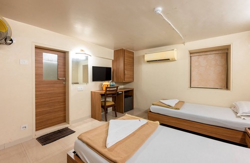 Girgaon Hotel | Hotel Balwas