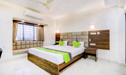Chinar Park Hotel | Hotel Bandhan Residency