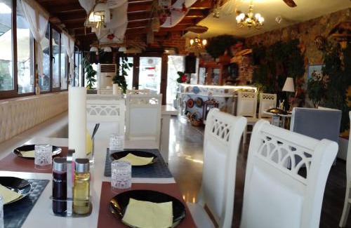 Udenisht House | Hotel Bar Restaurant Stone Dream