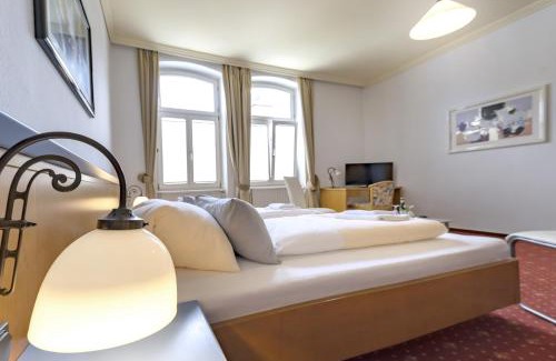 Eckenhagen Hotel | Hotel Barbarossa