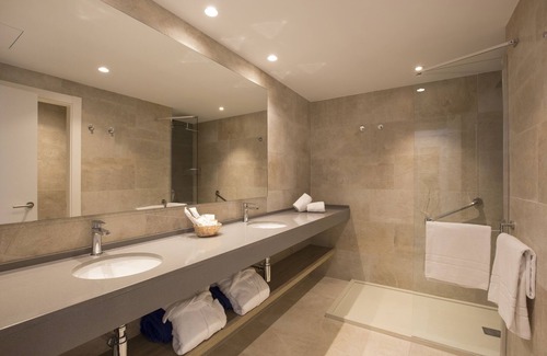 Cala Agulla Hotel | Hotel Bella Playa & Spa
