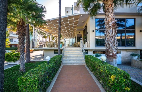 Shkembi i Kavajes Hotel | Hotel Bella Vista