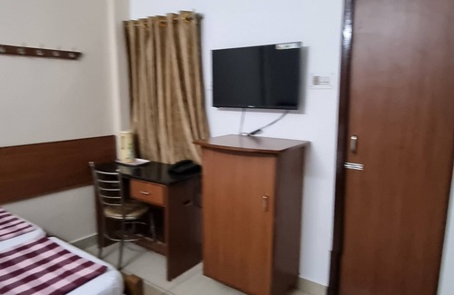 Periamet Cabin | Hotel Bharath