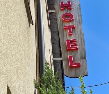 Ozarow Mazowiecki Hotel | Hotel Bida z Nędzą