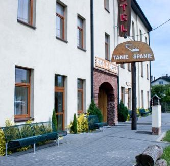 Ozarow Mazowiecki Hotel | Hotel Bida z Nędzą