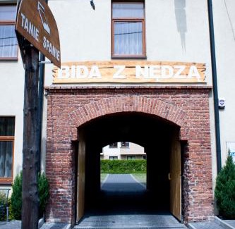 Ozarow Mazowiecki Hotel | Hotel Bida z Nędzą