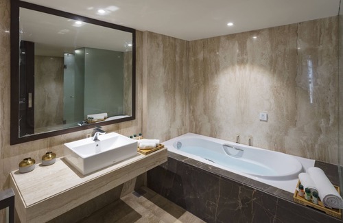 Thaltej Hotel | Hotel Binori