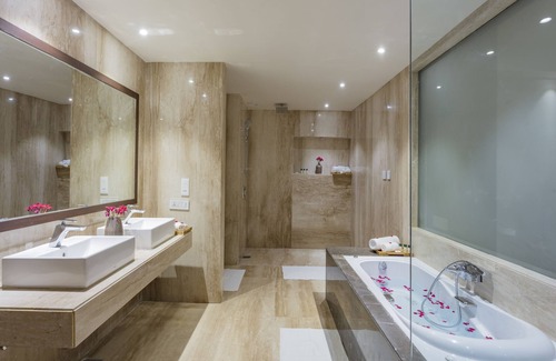 Thaltej Hotel | Hotel Binori