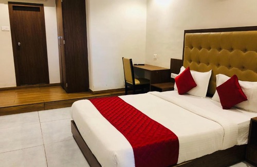 Bandra Kurla complex Hotel | Hotel BKC Grand- Near Trade Centre, Visa Consulate