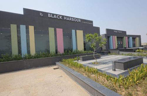 Bharatpur Hotel | Hotel Black Harbour