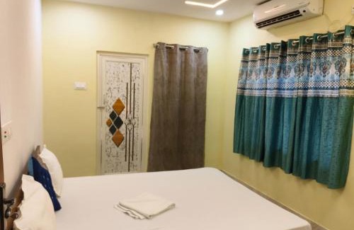 Chinar Park Hotel | Hotel Blossoms