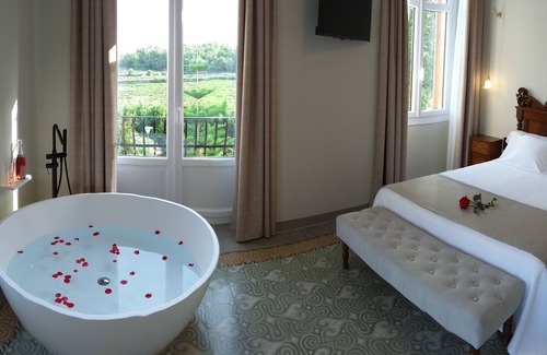 Sant Marcal Bed & Breakfast | Hotel Boutique Bolet Casa Modernista