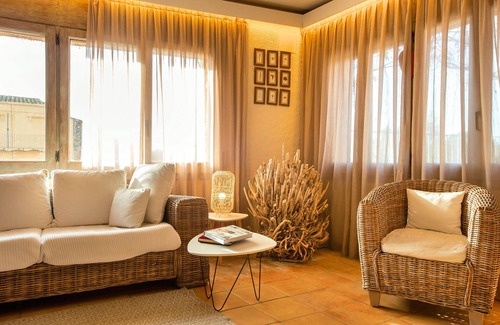 Palau-Saverdera Hotel | Hotel Boutique Niu Del Sol