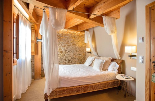 Palau-Saverdera Hotel | Hotel Boutique Niu Del Sol