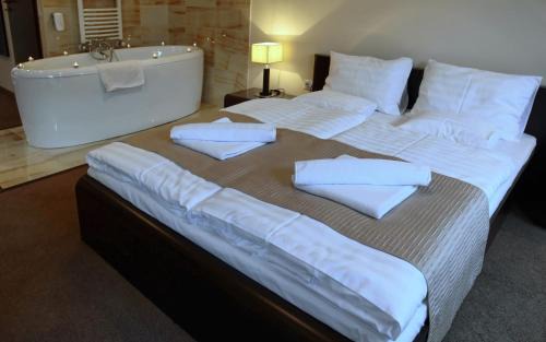 Oroshaza Hotel | Hotel Brill Orosháza