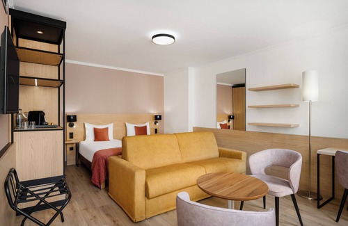 Nepszinhaz negyed Hotel | Hotel Bristol Budapest