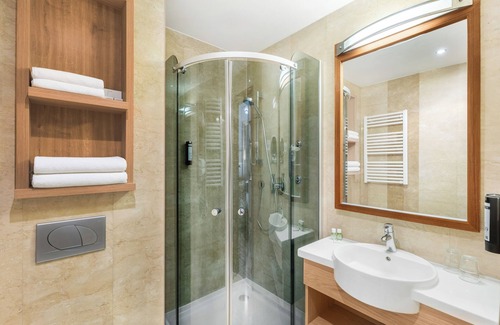 Nepszinhaz negyed Hotel | Hotel Bristol Budapest